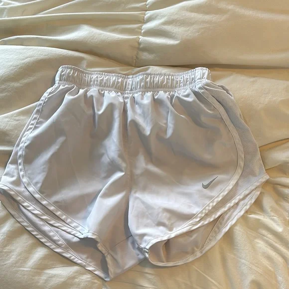 Nike White Athletic Shorts Lightweight Breathable - Picture 1 of 2